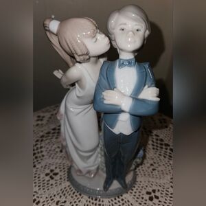 Lladro "Let's Make Up"